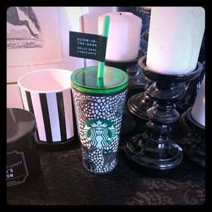 STARBUCKS HALLOWEEN GLOW IN THE DARK TUMBLER 👻🎃